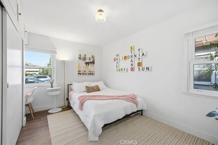 Secondary bedroom with vanity nook