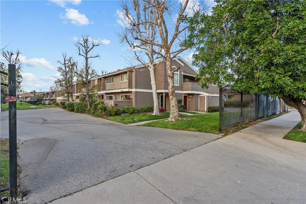 12523 Bradley, Sylmar, California 91342 home-pic-7