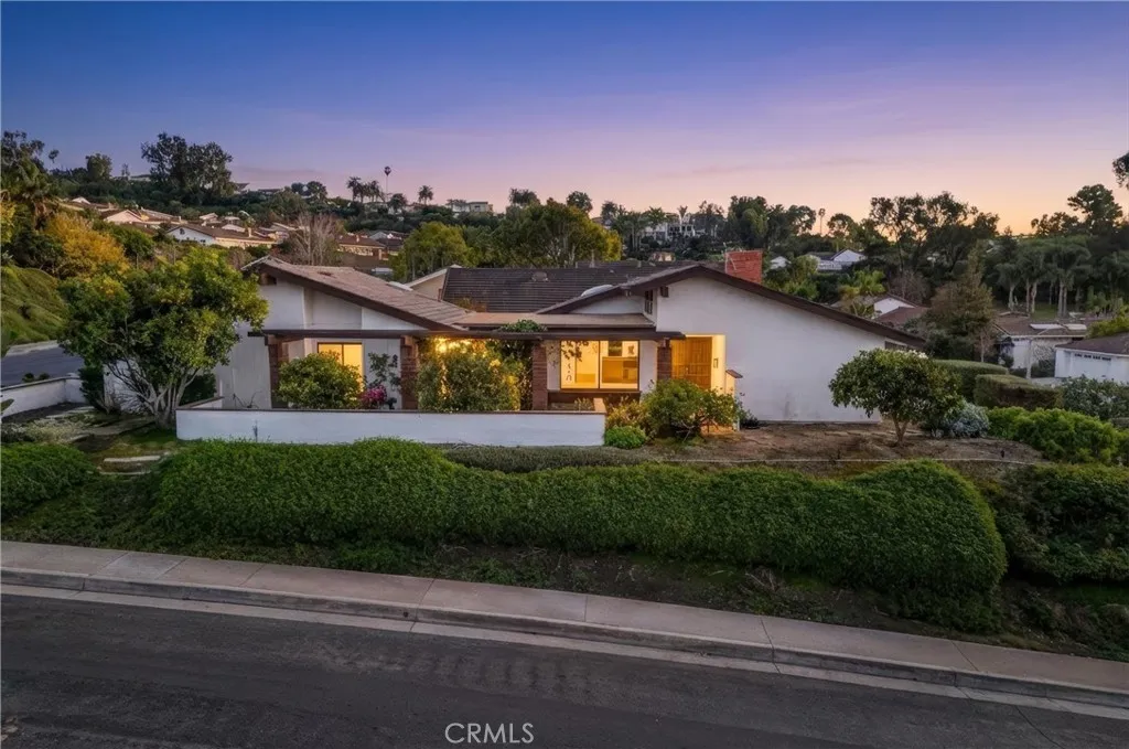 609 Calle Miguel, San Clemente, California 92672 home-pic-1