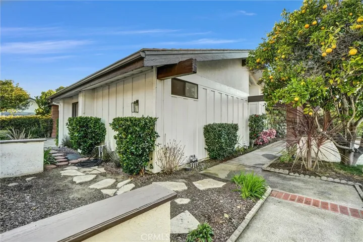 609 Calle Miguel, San Clemente, California 92672