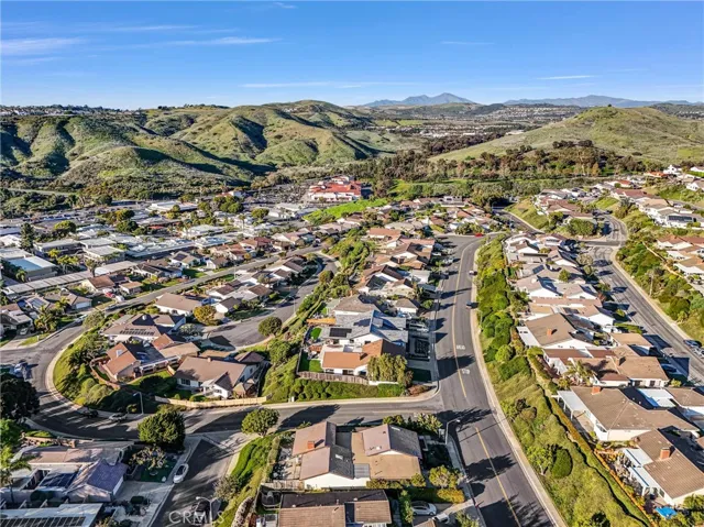 609 Calle Miguel, San Clemente, California 92672