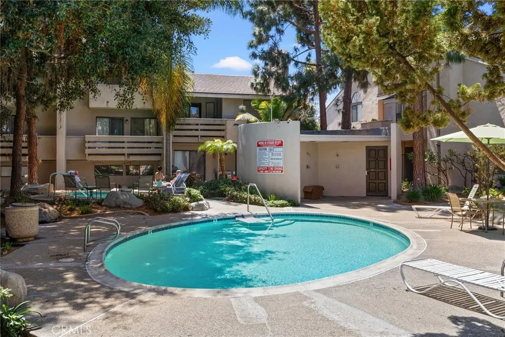 409 Bryson Springs, Costa Mesa, California 92627 home-pic-12