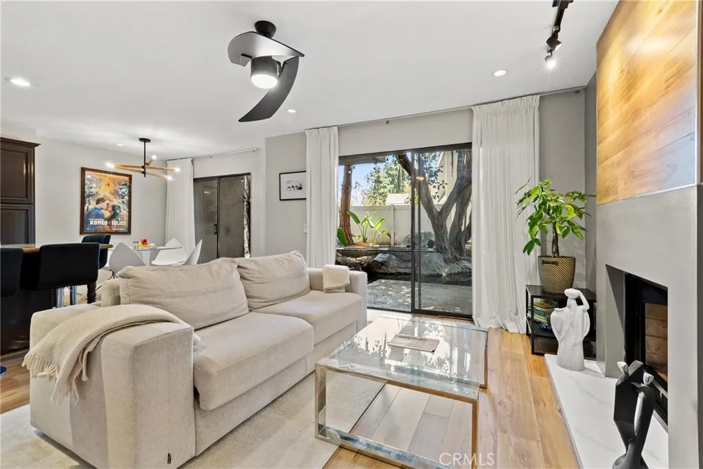 409 Bryson Springs, Costa Mesa, California 92627 home-pic-3