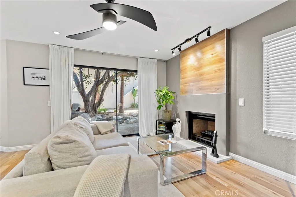 409 Bryson Springs, Costa Mesa, California 92627 home-pic-4
