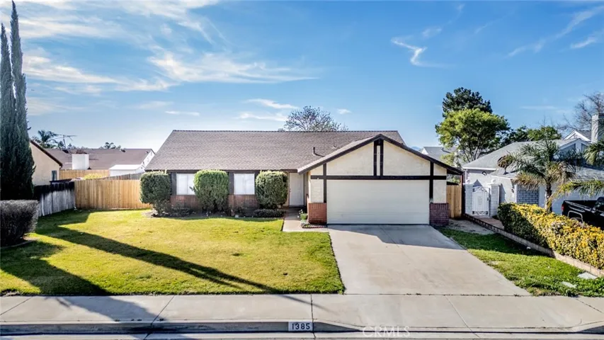 1385 W Wedgewood, Rialto, California 92376