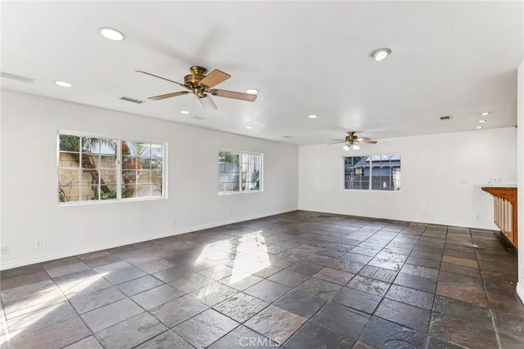 1248 E Saint James, Orange, California 92865 home-pic-9