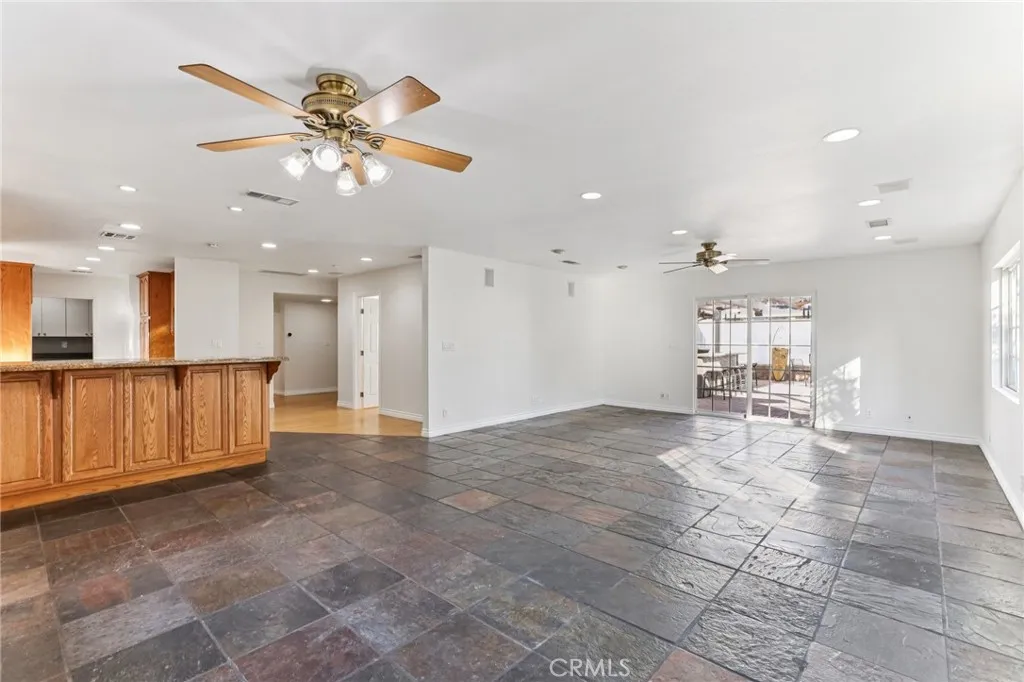 1248 E Saint James, Orange, California 92865 home-pic-6
