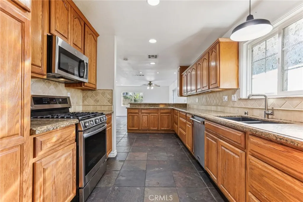 1248 E Saint James, Orange, California 92865 home-pic-5
