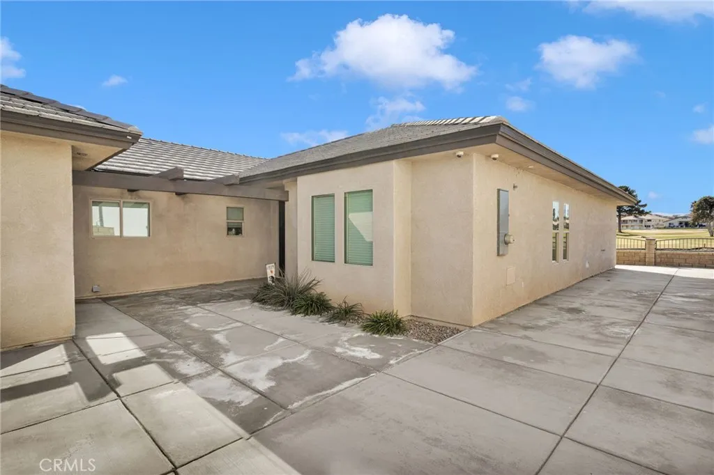 12634 Spring Valley Parkway, Victorville, California 92395 home-pic-6