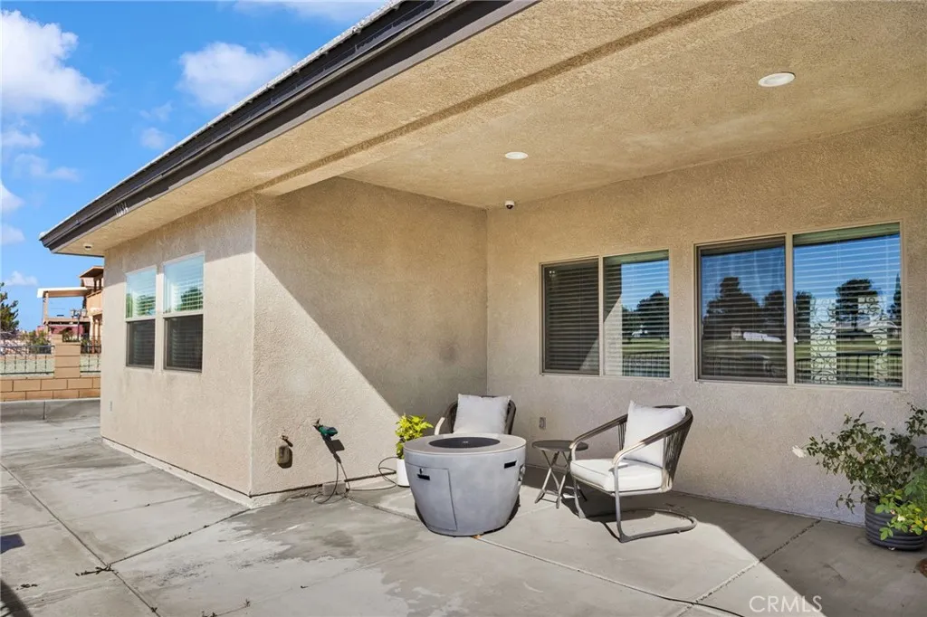 12634 Spring Valley Parkway, Victorville, California 92395 home-pic-37