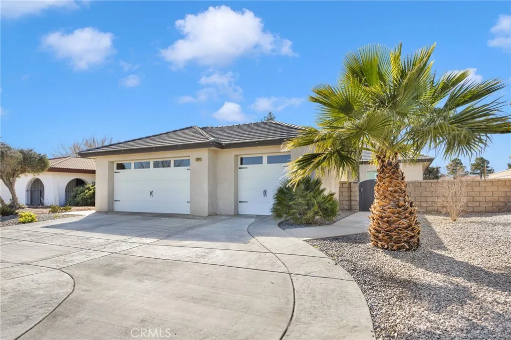 12634 Spring Valley Parkway, Victorville, California 92395 home-pic-3