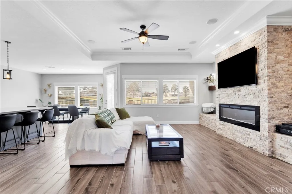 12634 Spring Valley Parkway, Victorville, California 92395 home-pic-8