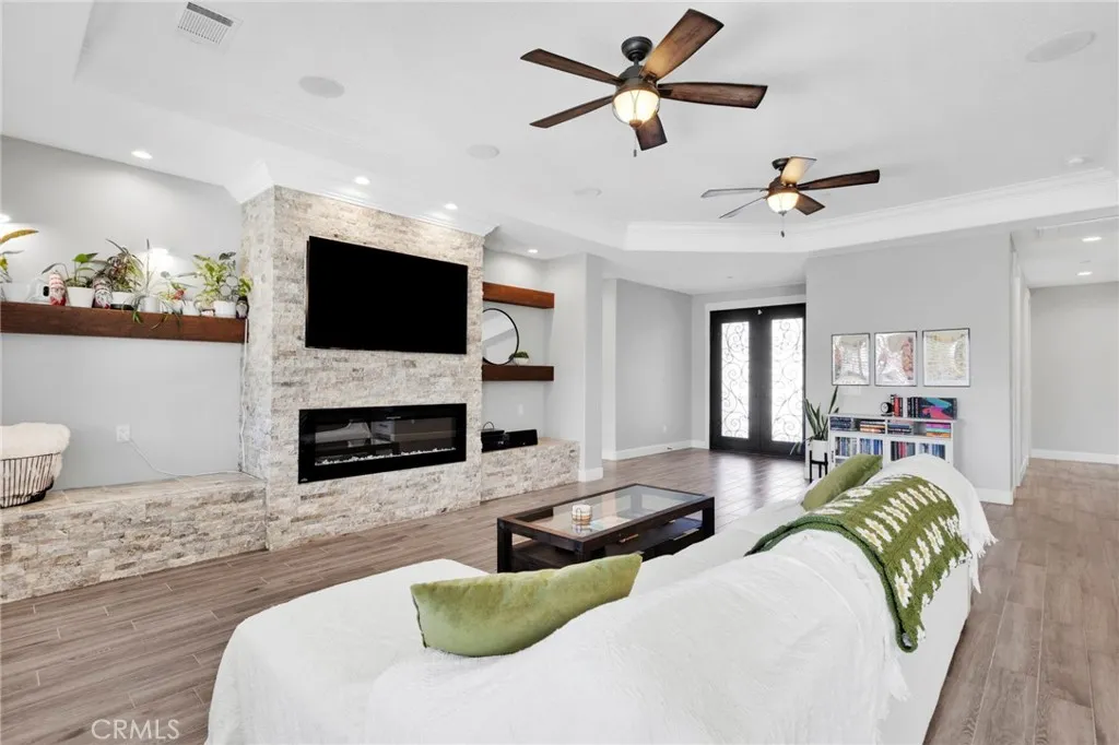 12634 Spring Valley Parkway, Victorville, California 92395 home-pic-12