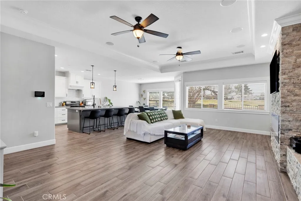 12634 Spring Valley Parkway, Victorville, California 92395 home-pic-14