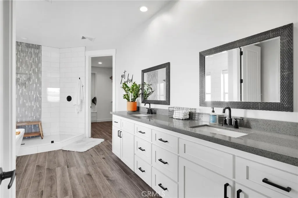12634 Spring Valley Parkway, Victorville, California 92395 home-pic-24