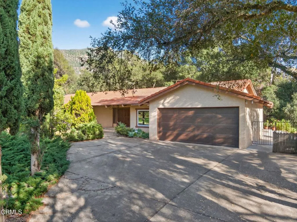 7 2-web-or-mls-Upmarketmedia_2170Lad-006
