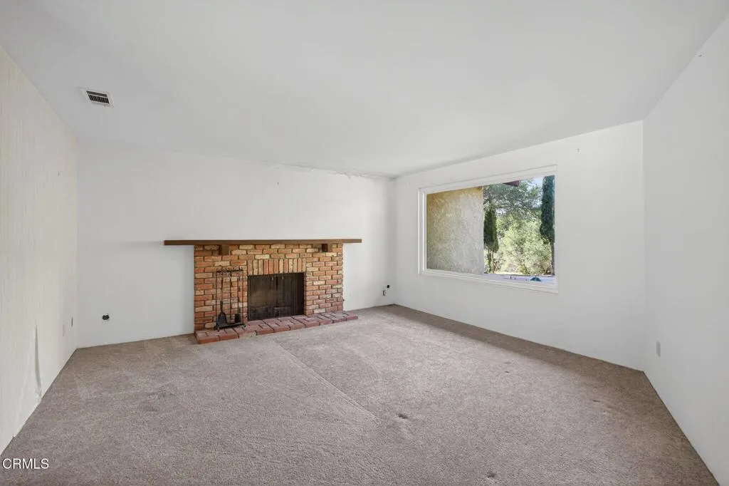 11-web-or-mls-Upmarketmedia_2170Lad-031