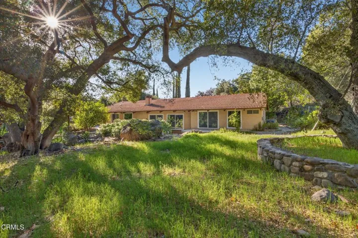 19 1-web-or-mls-UpmarketMedia_2170L-032