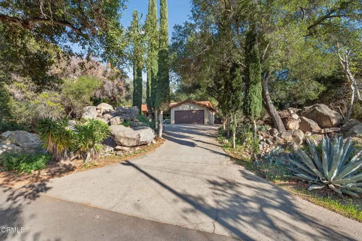 1 12-web-or-mls-UpmarketMedia_2170L-043