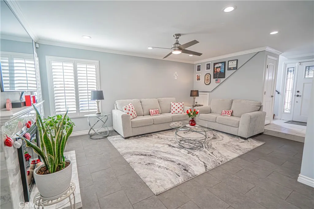 27738 Hyssop Lane, Saugus, California 91350 home-pic-10