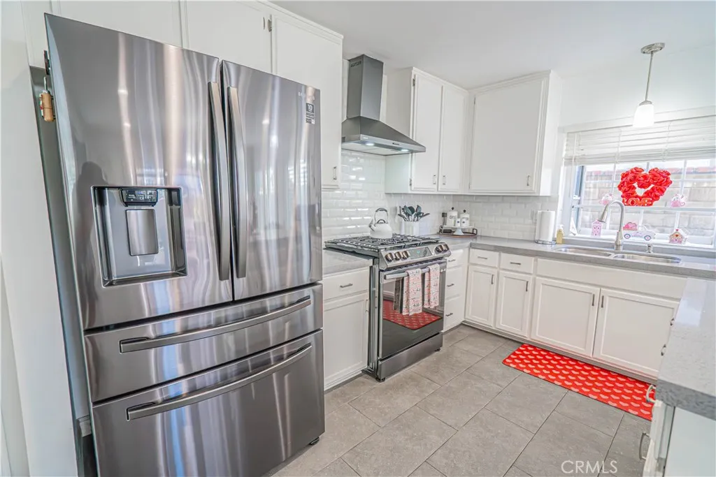 27738 Hyssop Lane, Saugus, California 91350 home-pic-16