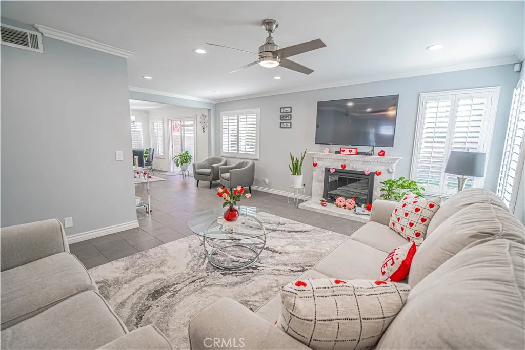 27738 Hyssop Lane, Saugus, California 91350 home-pic-8