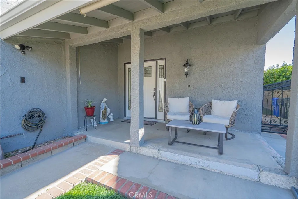 27738 Hyssop Lane, Saugus, California 91350 home-pic-4