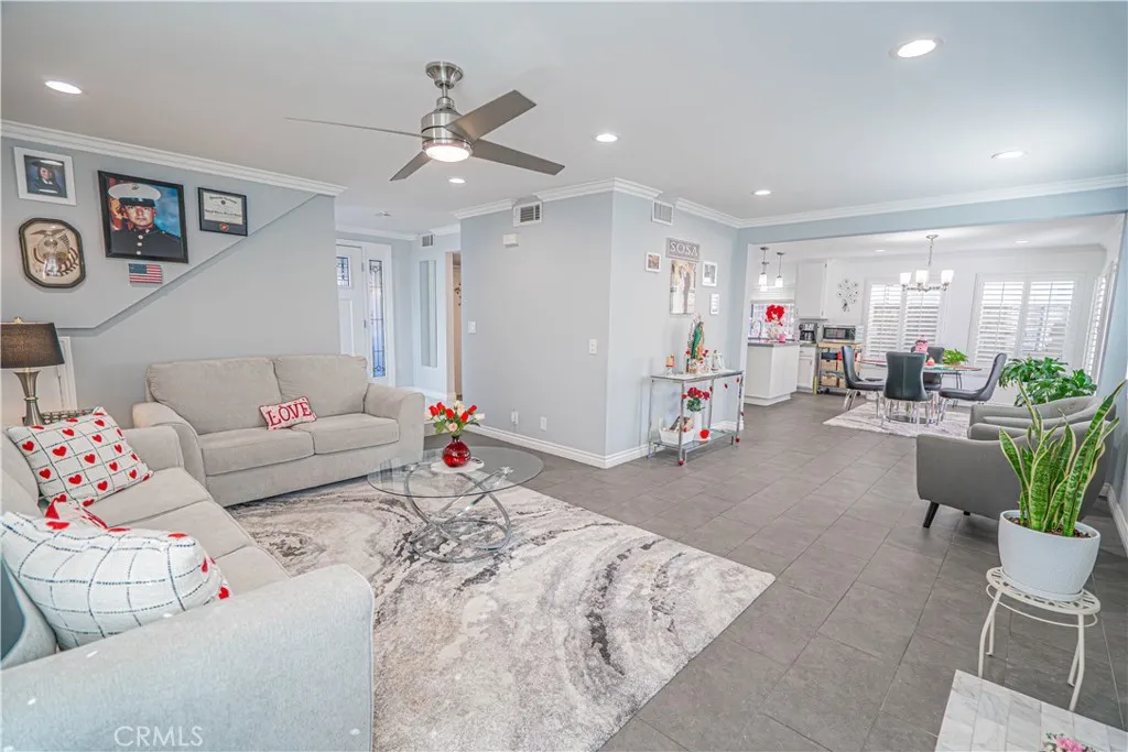27738 Hyssop Lane, Saugus, California 91350 home-pic-9