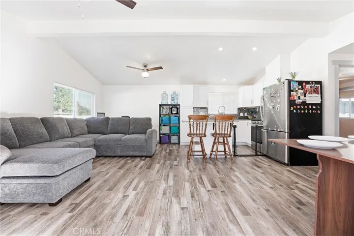 327 W Wilson 107, Costa Mesa, California 92627