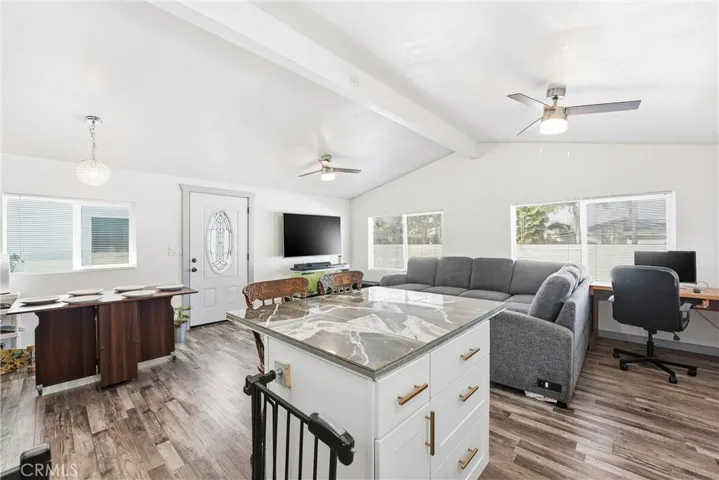 327 W Wilson 107, Costa Mesa, California 92627