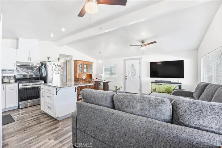 327 W Wilson 107, Costa Mesa, California 92627