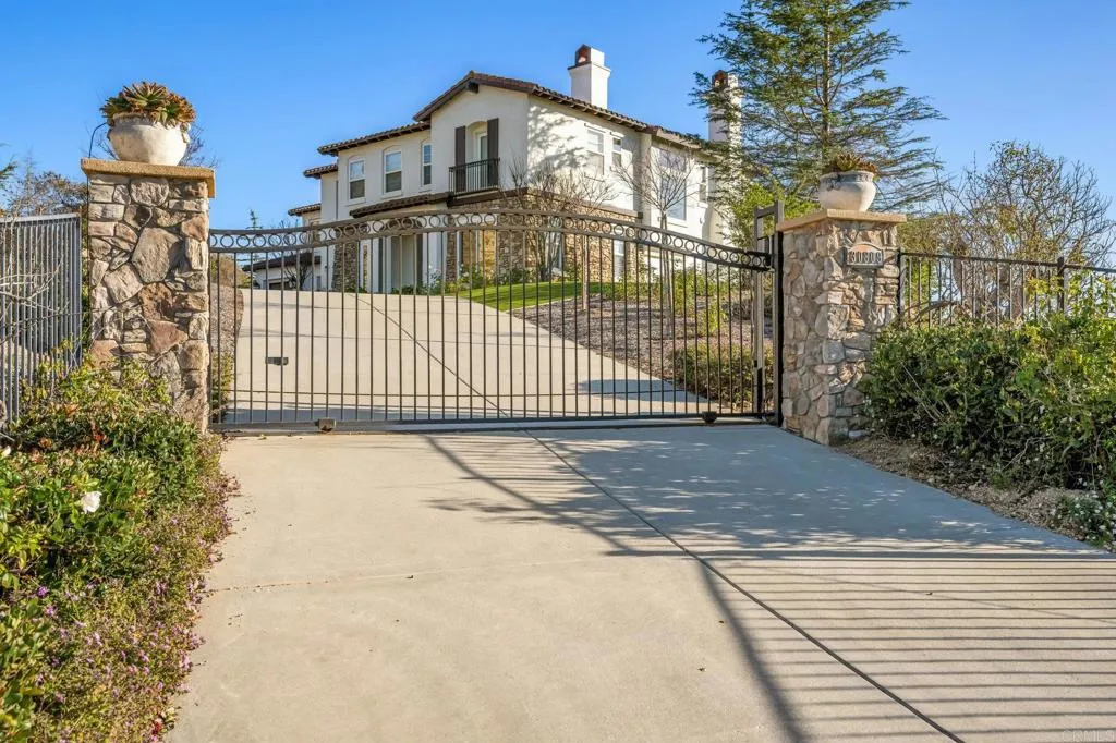 30809 Chateau Haut Briant, Bonsall, California 92003 home-pic-60
