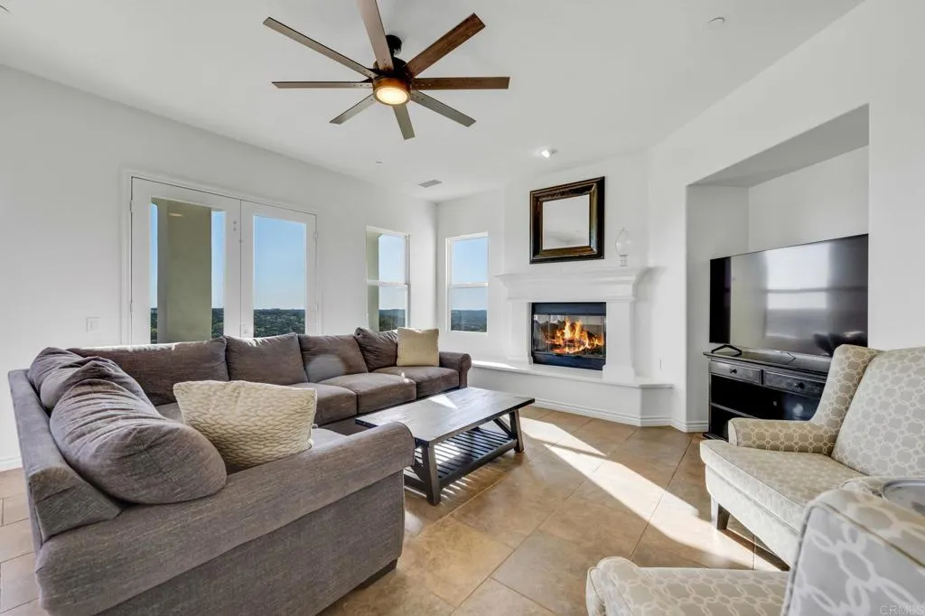 30809 Chateau Haut Briant, Bonsall, California 92003 home-pic-17