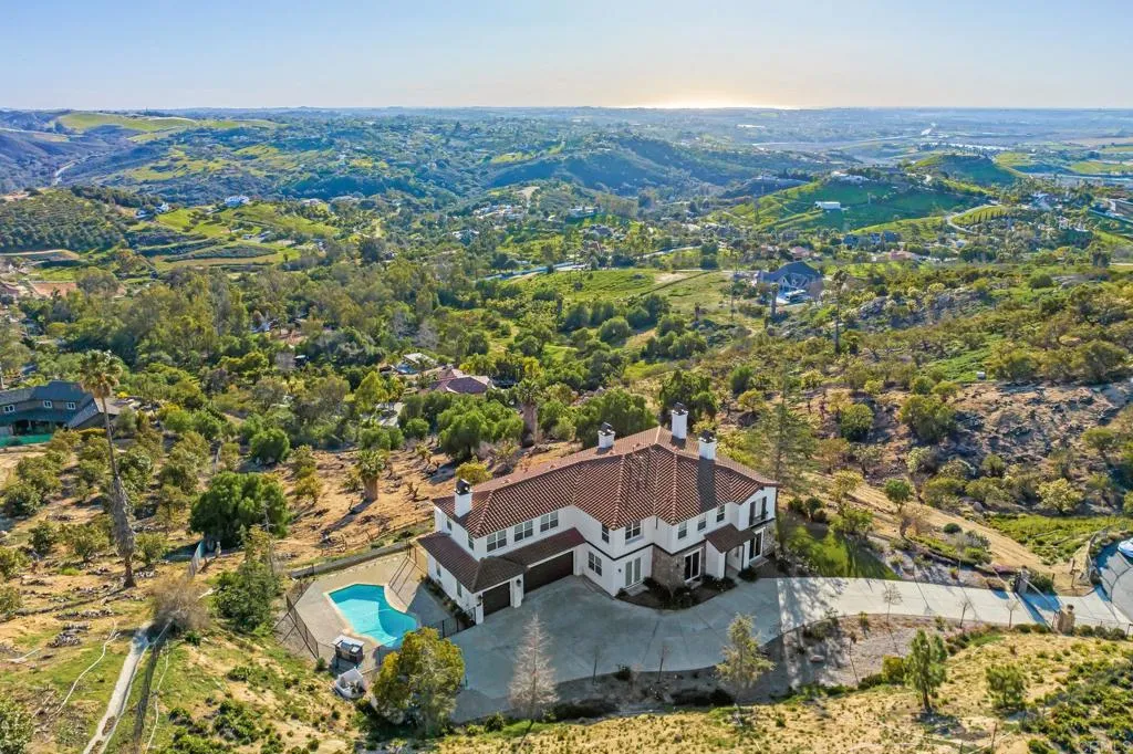 30809 Chateau Haut Briant, Bonsall, California 92003 home-pic-57