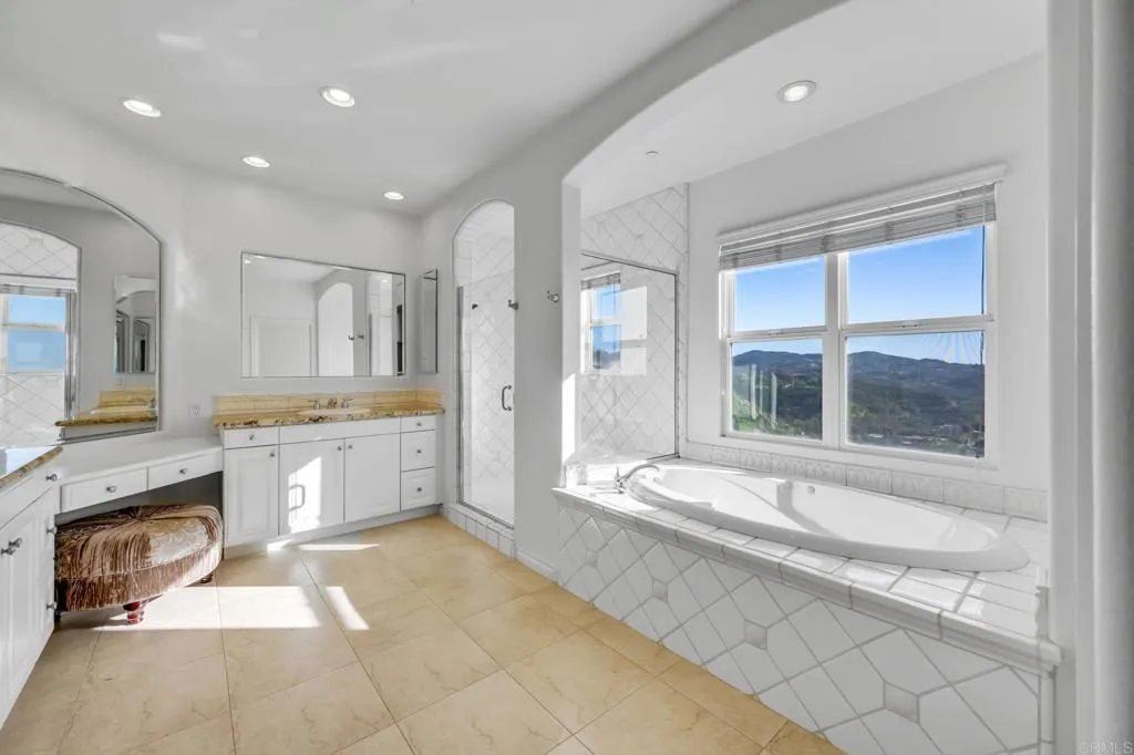 30809 Chateau Haut Briant, Bonsall, California 92003 home-pic-36