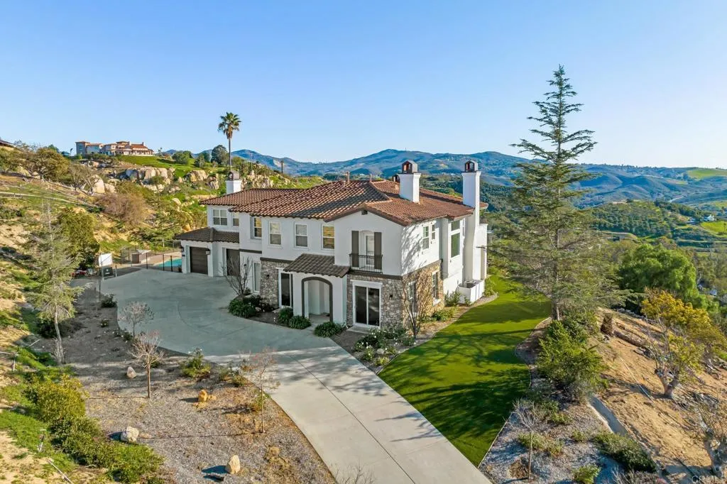 30809 Chateau Haut Briant, Bonsall, California 92003 home-pic-5