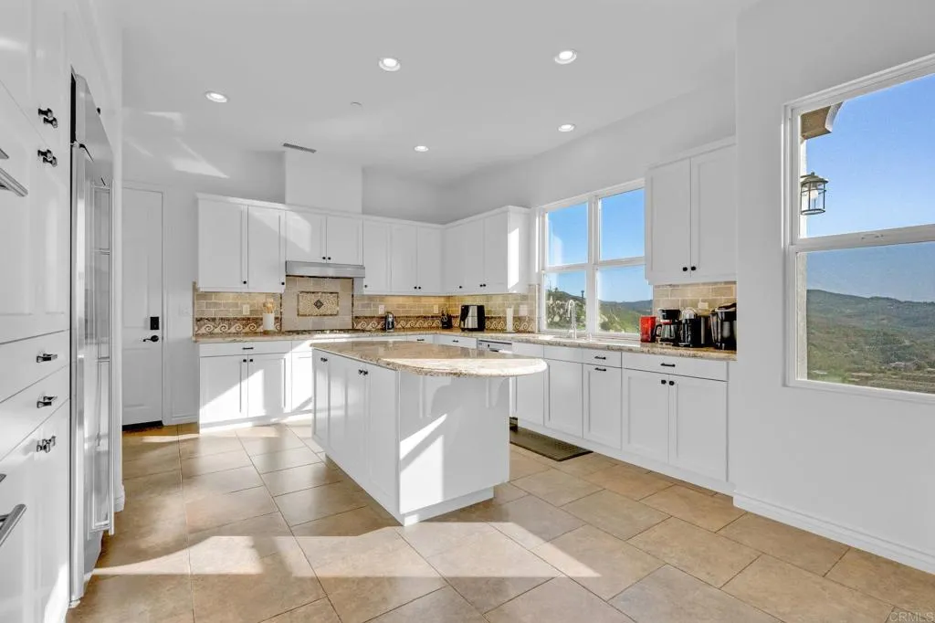 30809 Chateau Haut Briant, Bonsall, California 92003 home-pic-13