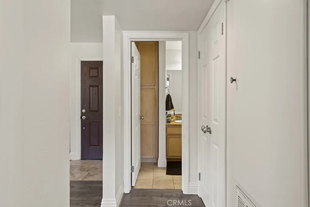 2320 Del Mar 102, Corona, California 92882 home-pic-14