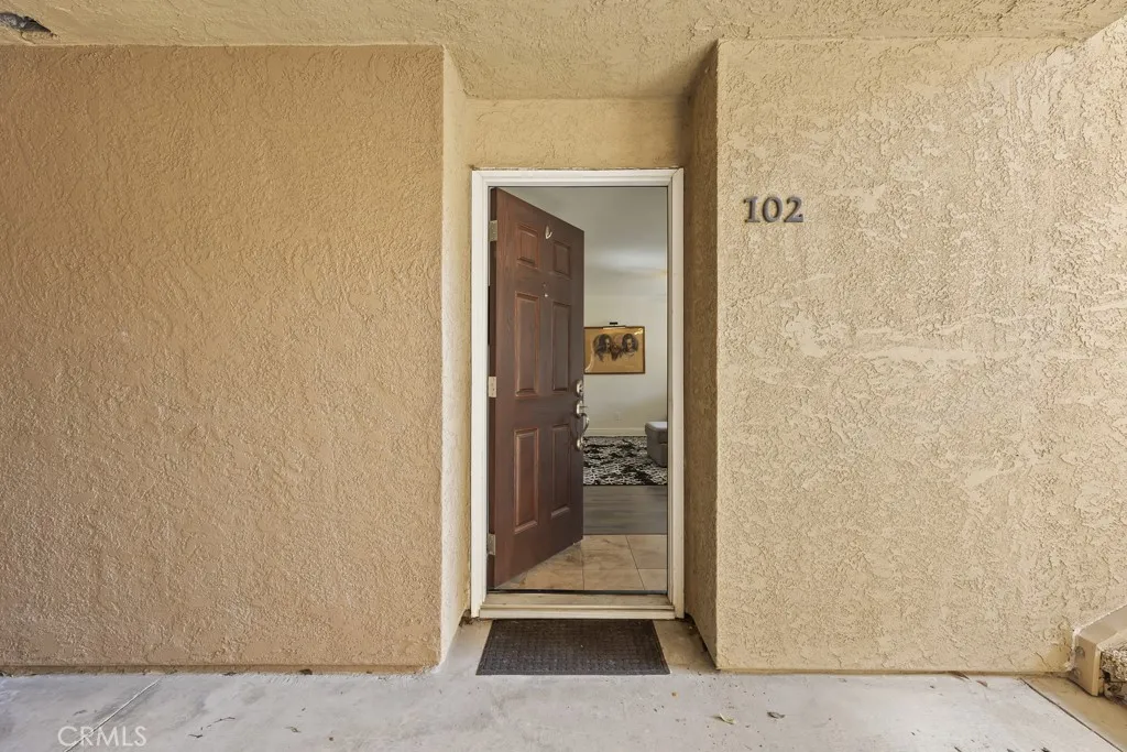 2320 Del Mar 102, Corona, California 92882 home-pic-3