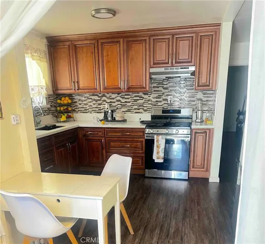 1 bedroom-1 bath back unit. Kitchen remodeled.