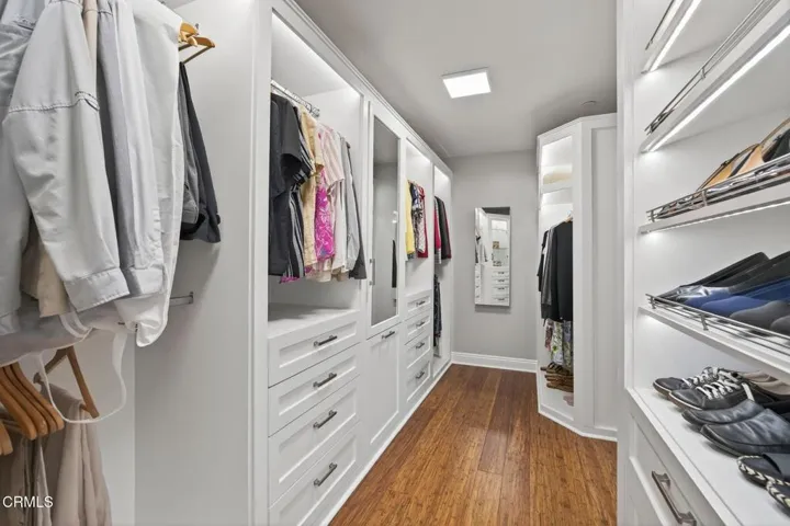 61-web-or-mls-Upmarketmedia_7405Lom-160