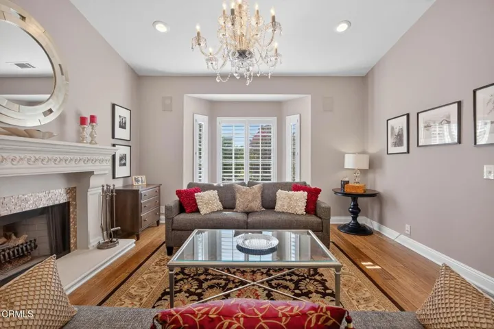 27-web-or-mls-Upmarketmedia_7405Lom-043