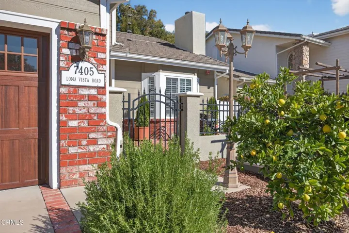 16-web-or-mls-Upmarketmedia_7405Lom-010