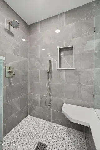 59-web-or-mls-Upmarketmedia_7405Lom-156