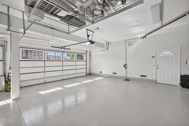 69-web-or-mls-Upmarketmedia_7405Lom-189