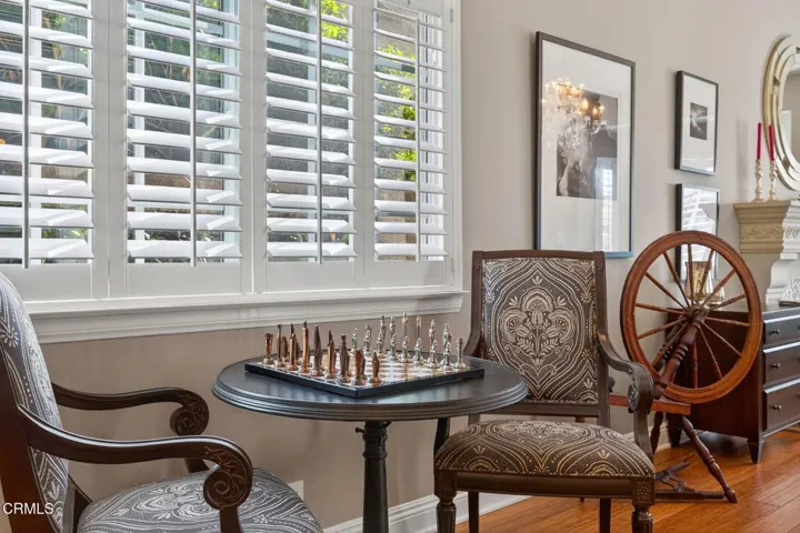 32-web-or-mls-Upmarketmedia_7405Lom-061