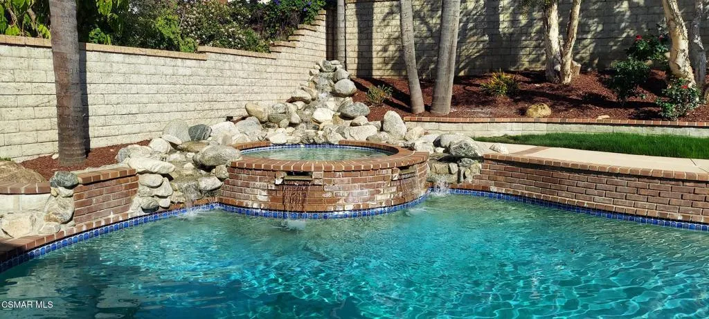 748 Azure Hills - 30