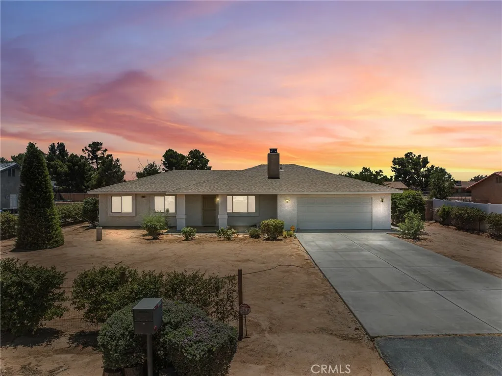 22163 Broken Lance Road, Apple Valley, California 92307 home-pic-1