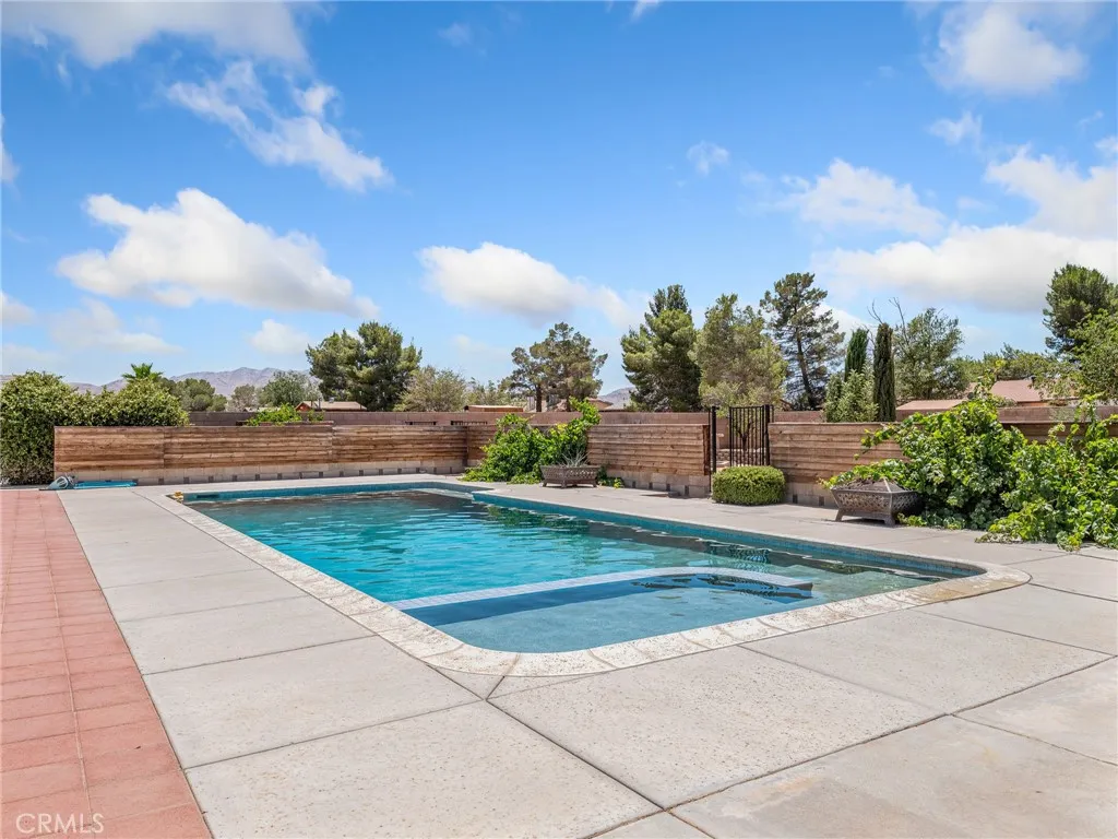 22163 Broken Lance Road, Apple Valley, California 92307 home-pic-43