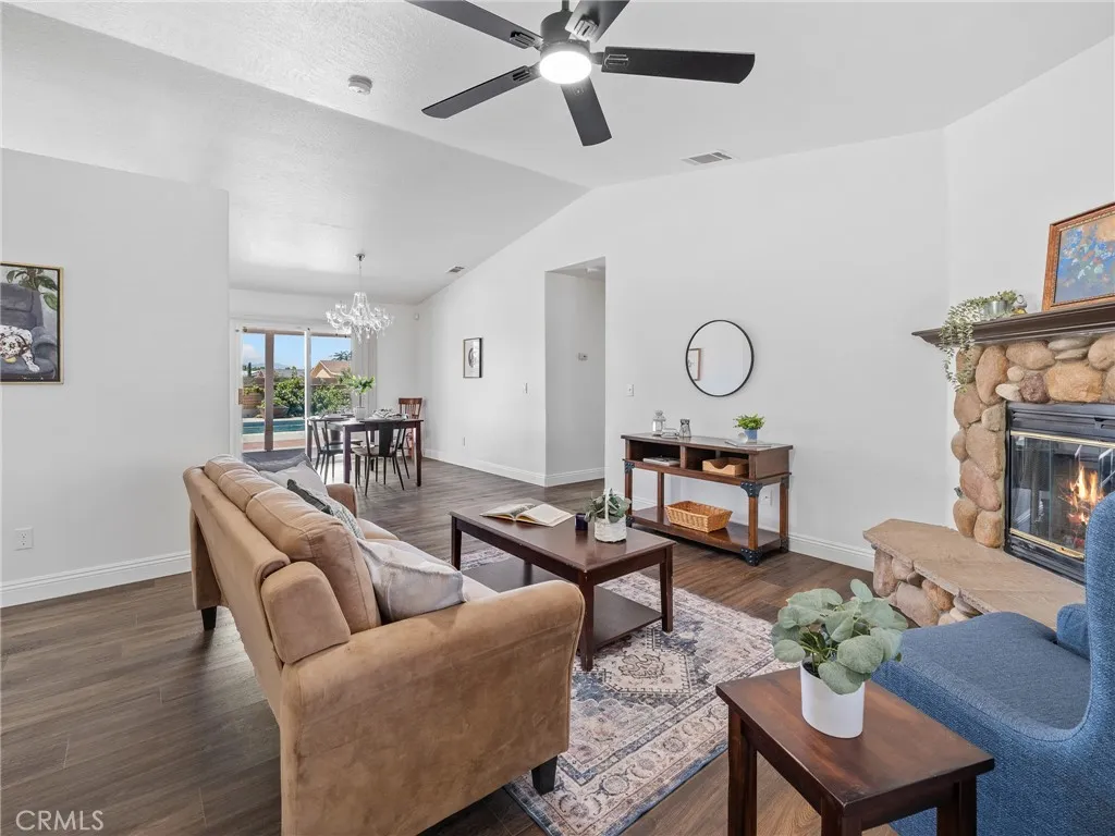22163 Broken Lance Road, Apple Valley, California 92307 home-pic-14